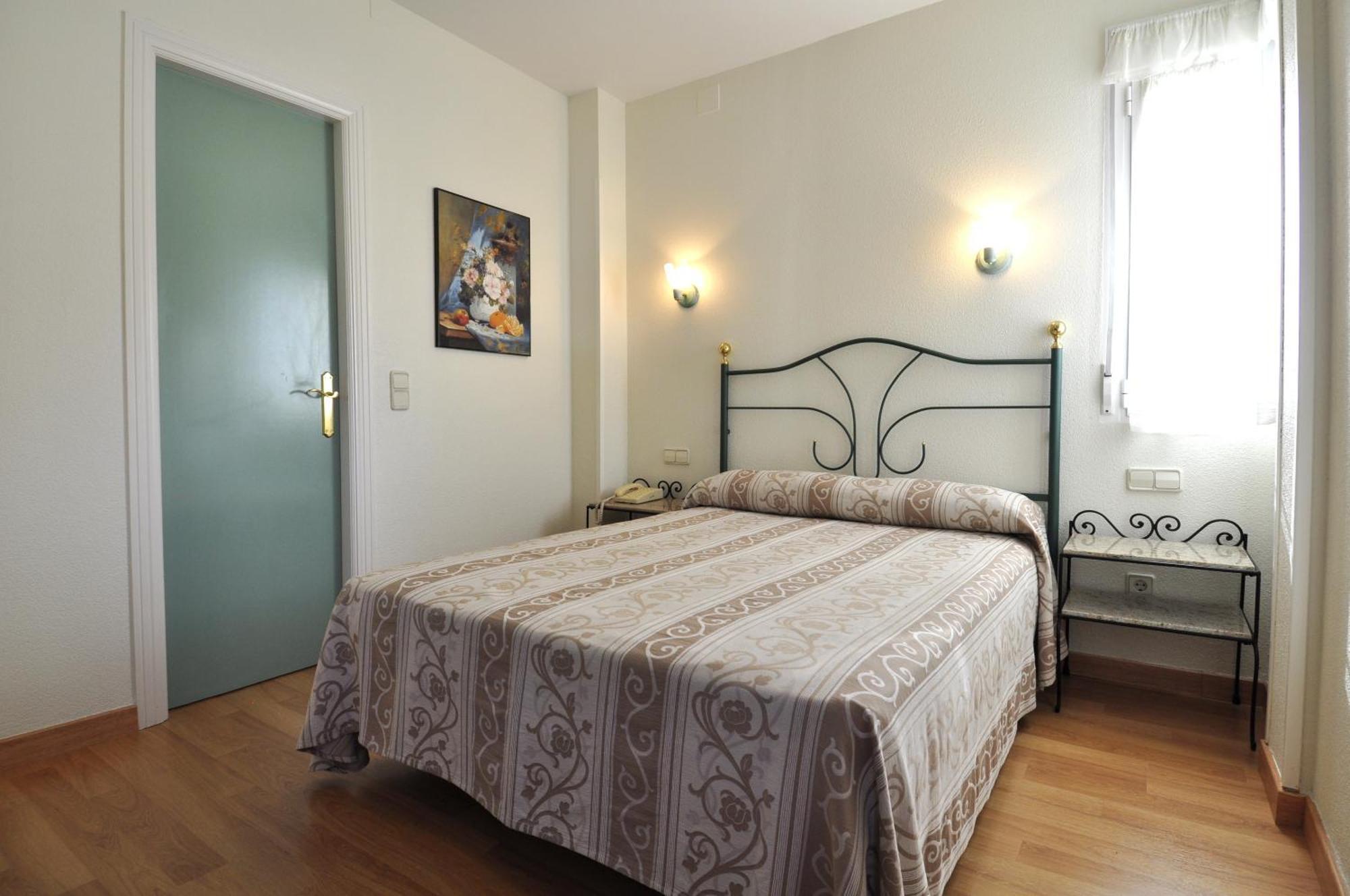 Hotel Apartamentos Aralso Sotillo La Lastrilla Rum bild