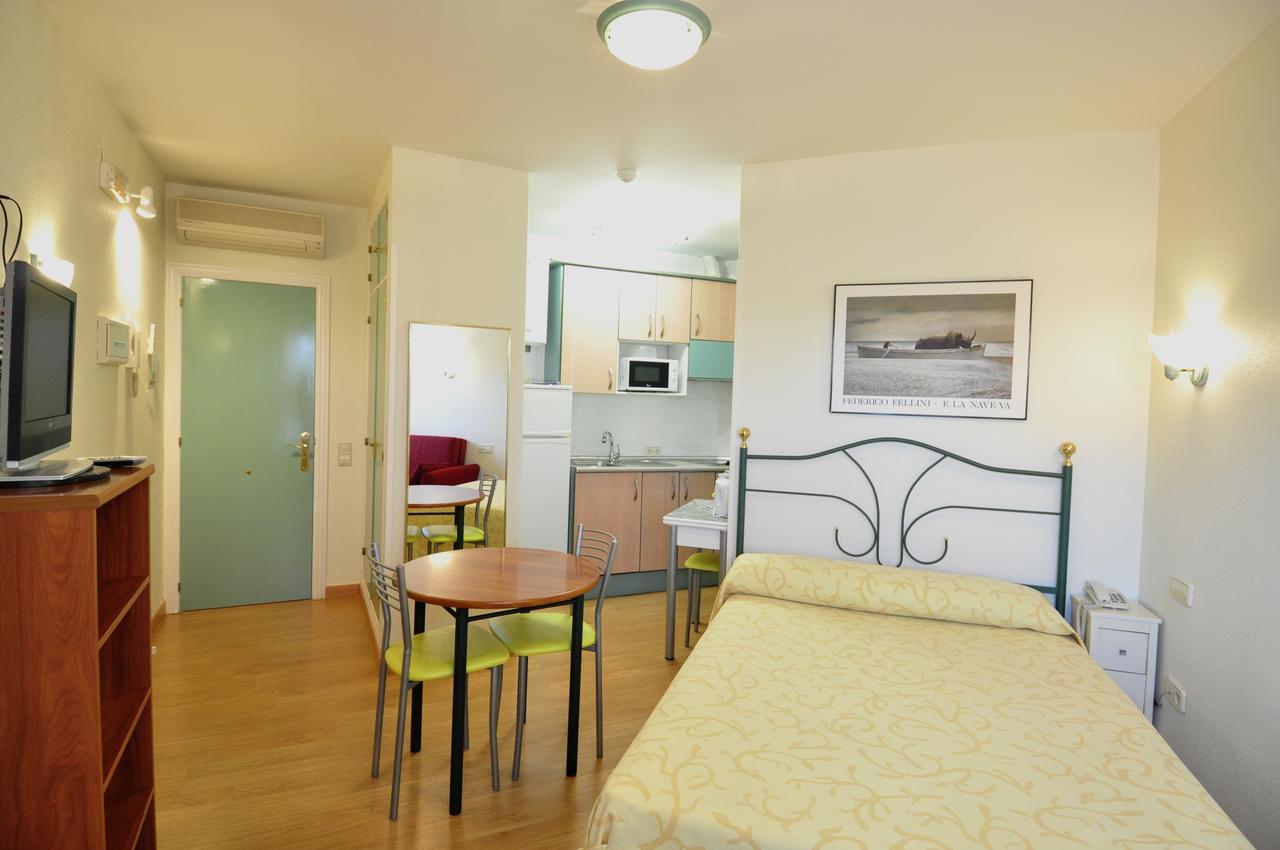 Hotel Apartamentos Aralso Sotillo La Lastrilla Rum bild