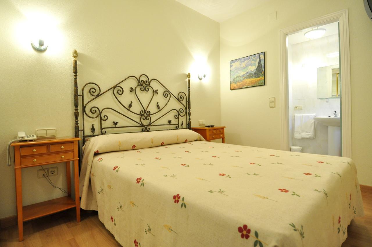Hotel Apartamentos Aralso Sotillo La Lastrilla Exteriör bild