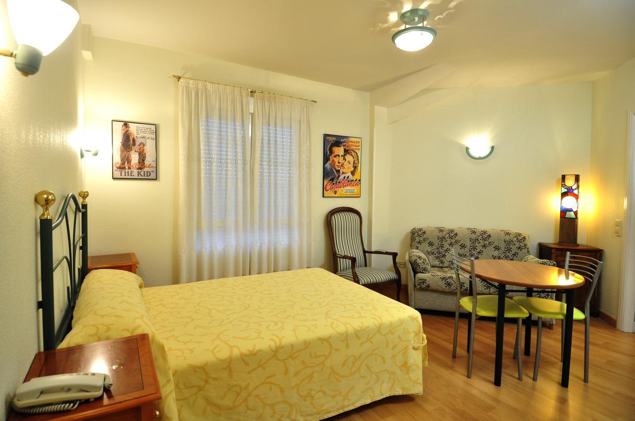 Hotel Apartamentos Aralso Sotillo La Lastrilla Exteriör bild