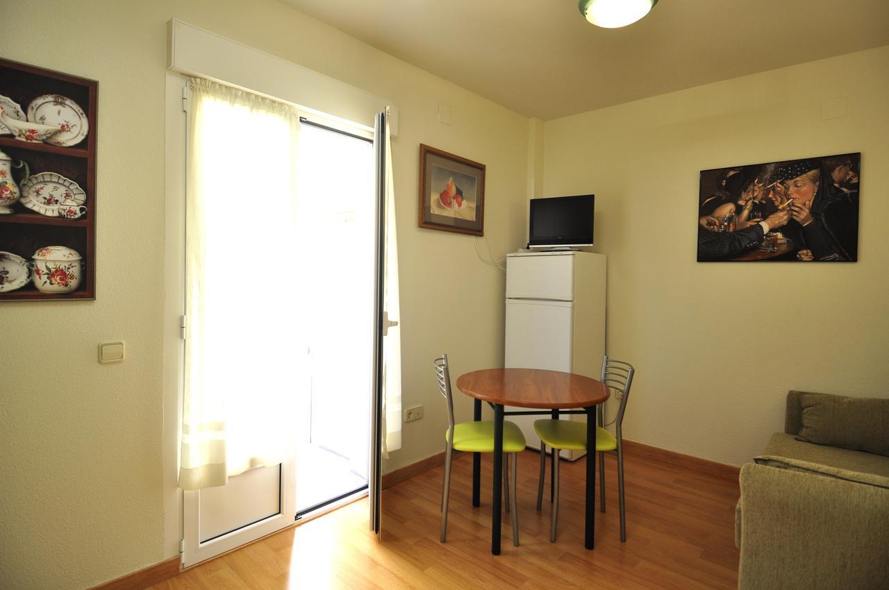 Hotel Apartamentos Aralso Sotillo La Lastrilla Exteriör bild
